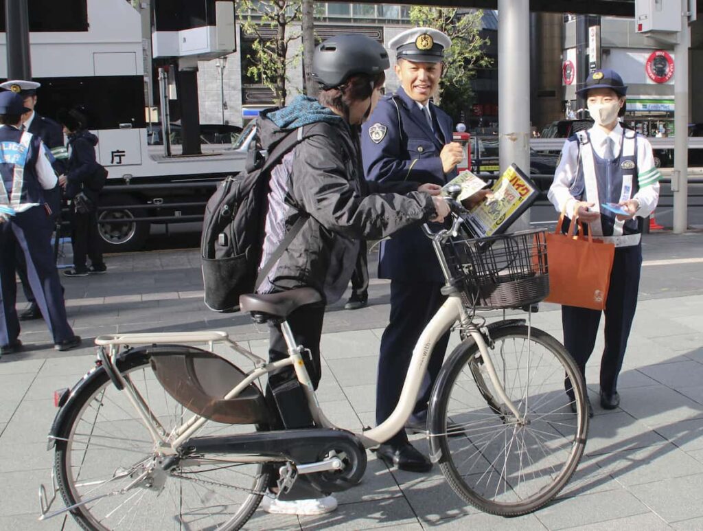 【社会】自転車の飲酒運転などで車の免許停止　年数件から414件に大激増